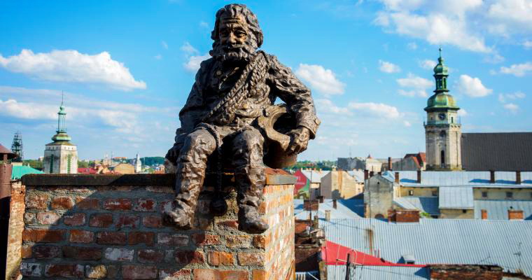 тур у Львів